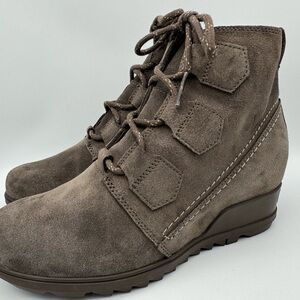 Sorel Evie Wedge Lace-Up Ankle Boots – Waterproof Brown Suede – Women’s Size 9